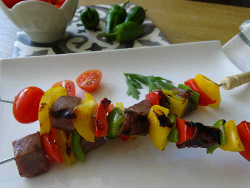 Brochetas de atun rojo y verduras