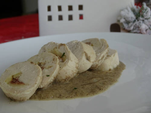 Pechuga de ave rellena con crema de setas al oloroso